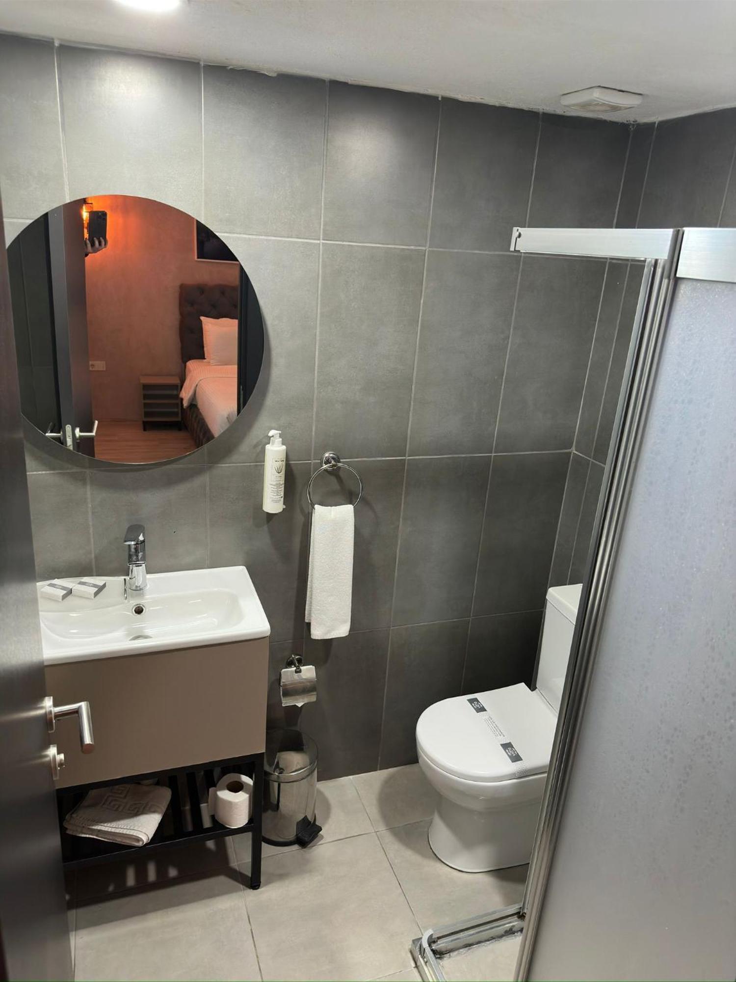 Monezza Hotel Maltepe อิสตันบูล ภายนอก รูปภาพ