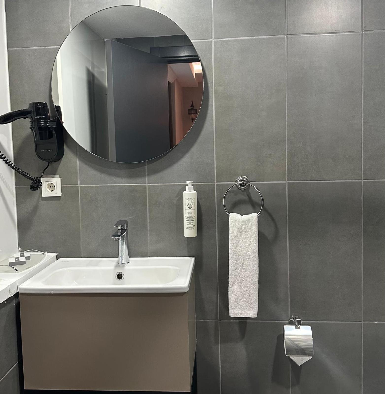 Monezza Hotel Maltepe อิสตันบูล ภายนอก รูปภาพ